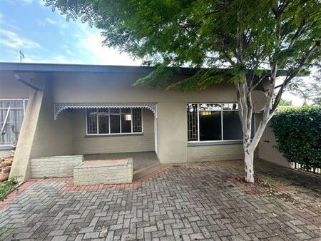 1 Bedroom Townhouse in Lydenburg