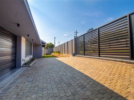 4 Bedroom House in Bluff