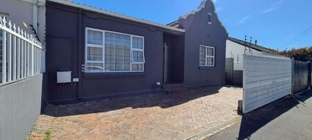 3 Bedroom house to rent in Wynberg Upper, Cape Town