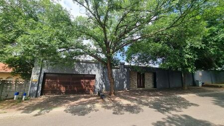 4 Bedroom house to rent in Sharonlea, Randburg