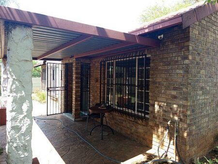 3 Bedroom Townhouse in Doornpoort