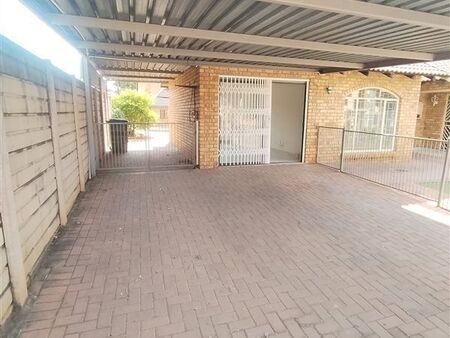 1 Bedroom Flat in Doornpoort