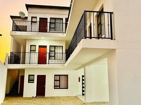 Bachelor apartment in Moletsane