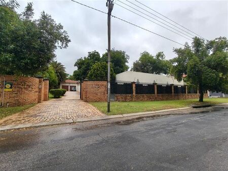 6 Bedroom House in Kelvin