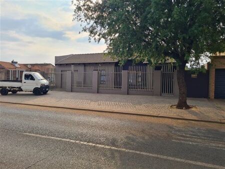 4 Bedroom House in Lenasia