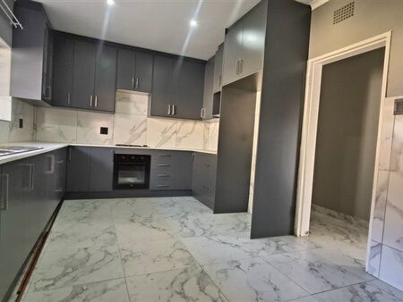 4 Bedroom House in Linmeyer