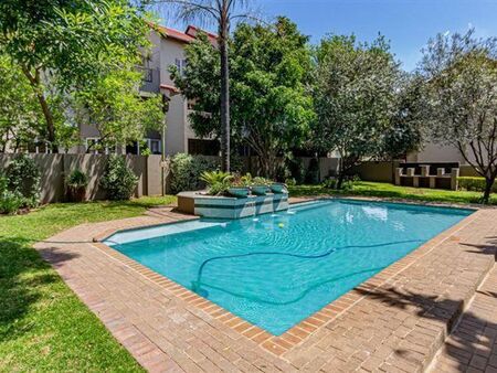 3 Bedroom Apartment in Paulshof