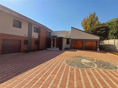 5 Bedroom House in Bedfordview