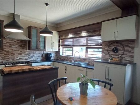 5 Bedroom House in Glenhurd