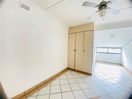 Studio Apartment in Athlone Park