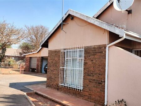 3 Bedroom House in Westonaria