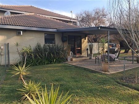 1 Bedroom Flat in Shere