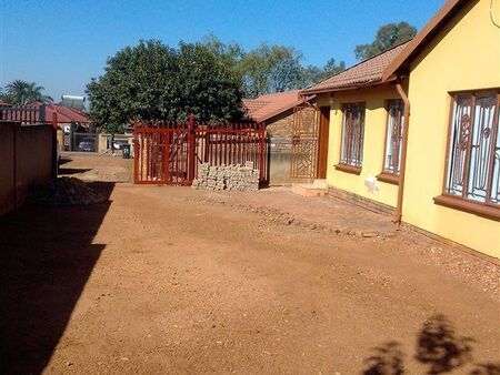 3 Bedroom House in Philip Nel Park