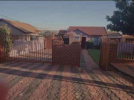 3 Bedroom House in Lotus Gardens