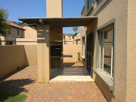 Bachelor apartment in Willow Park Manor