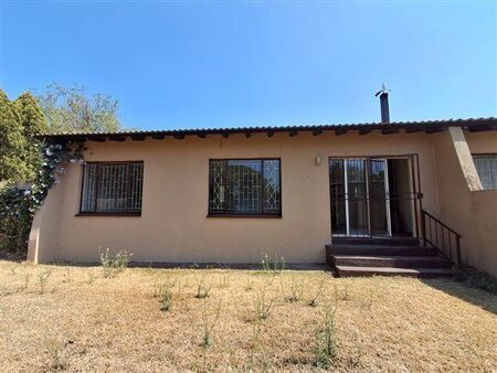 2 Bedroom House in Willow Park Manor