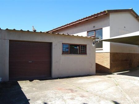 7 Bedroom House in Saldanha