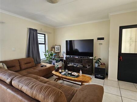 2 Bedroom Apartment in Burgundy Estate