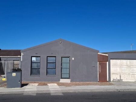 2 Bedroom House in Strandfontein