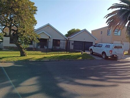 4 Bedroom House in Stellenberg