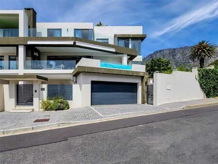 4 Bedroom House in Camps Bay