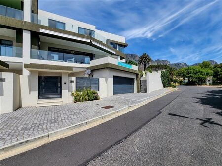 4 Bedroom House in Camps Bay