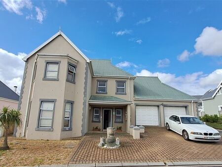 3 Bedroom House in Greenways Golf Estate