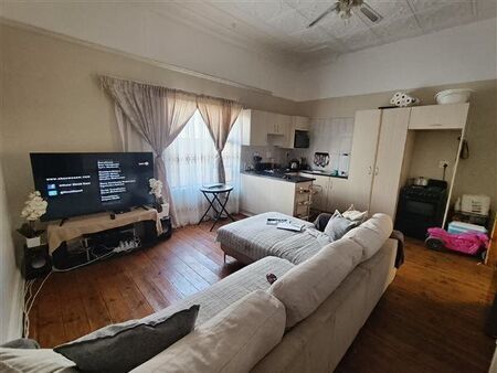 2 Bedroom Apartment in Beaconsfield