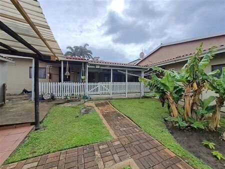 2 Bedroom Apartment in Uvongo
