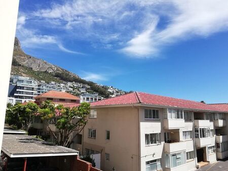 1 Bedroom apartment to rent in Sea Point, Cape Town