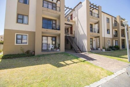2 Bedroom apartment to rent in Guldenland, Strand