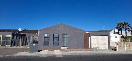 2 Bedroom house to rent in Strandfontein Village, Mitchells Plain
