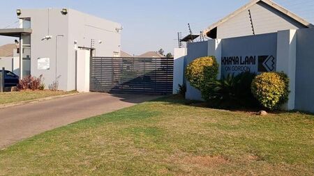 3 Bedroom townhouse - sectional to rent in Hoeveld Park, Witbank