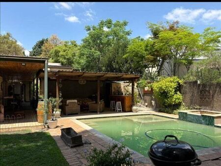 1 Bedroom House in Morningside Manor