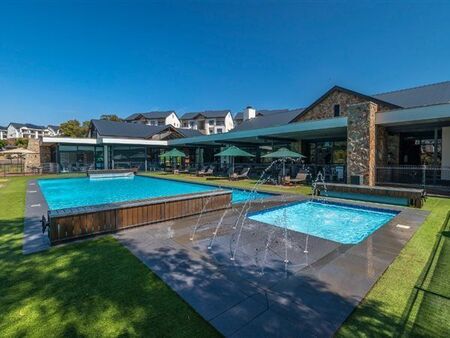1 Bedroom Apartment in Linbro Park