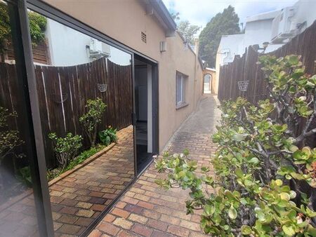 1 Bedroom House in Craighall Park