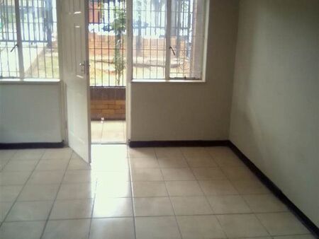 1 Bedroom Apartment in Rosettenville