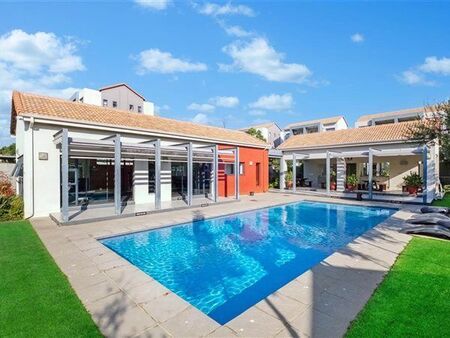 2 Bedroom Apartment in Fourways