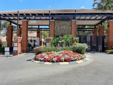 3 Bedroom Apartment in Paulshof