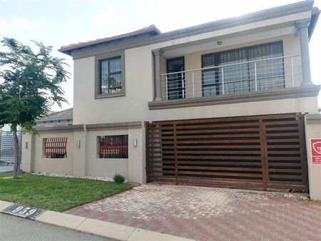 4 Bedroom House in Dainfern