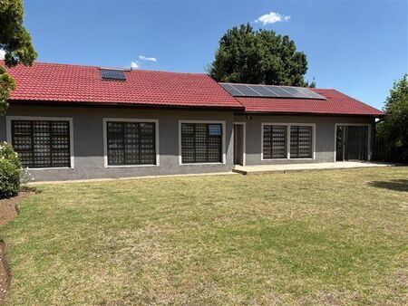 4 Bedroom House in Bedworth Park