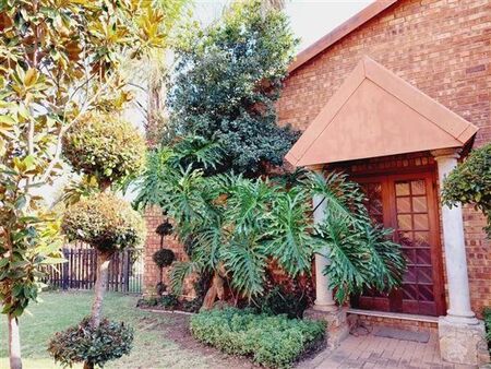 1 Bedroom Apartment in Van Riebeeck Park