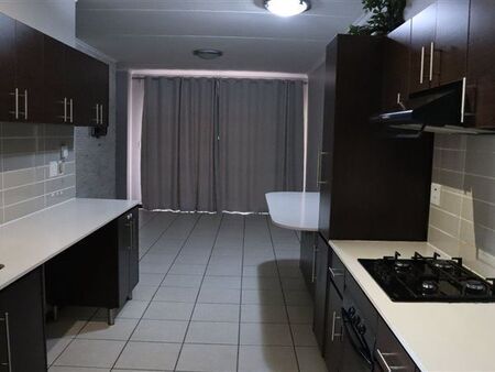 3 Bedroom Apartment in Greenstone Gate