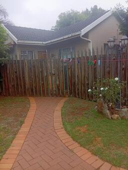 1 Bedroom House in Highway Gardens