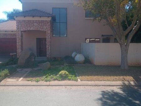 3 Bedroom House in Raslouw Manor
