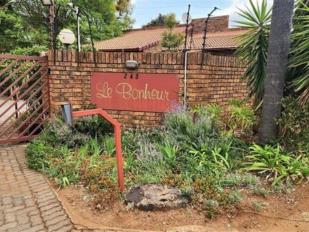 3 Bedroom Townhouse in Die Hoewes