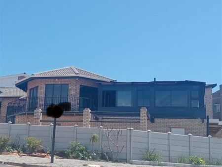 3 Bedroom House in Wavecrest