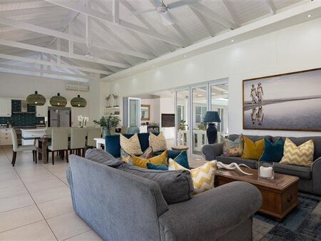 5 Bedroom House in Simbithi Estate