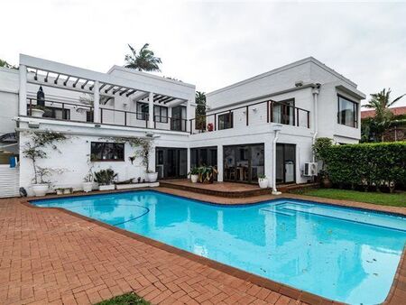 8 Bedroom House in Salt Rock