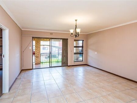 2 Bedroom Apartment in Monument